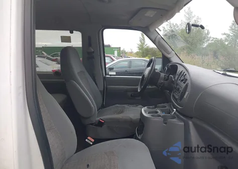 2005 Ford E-350 Super Duty Chateau/Xl/Xlt from USA, damaged, VIN 1FBNE31L45HA32044